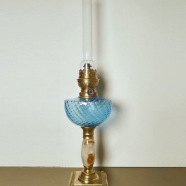 Керосиновая лампа с ониксом