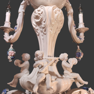 Старинная керамическая люстра в стиле Каподимонте