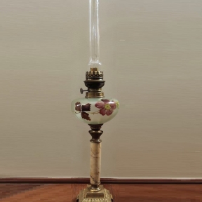Керосиновая лампа с основанием из мрамора