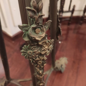 Антикварный высокий торшер