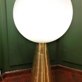 Лампа в стиле модернизм