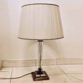 Большая классическая лампа с абажуром