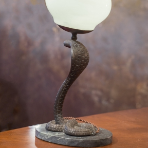Настольная лампа в египетском стиле