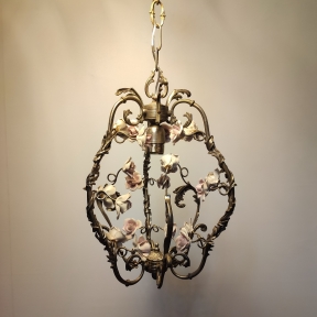 Миниатюрный подвес с розами