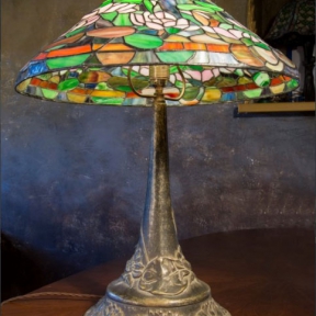Большая антикварная лампа