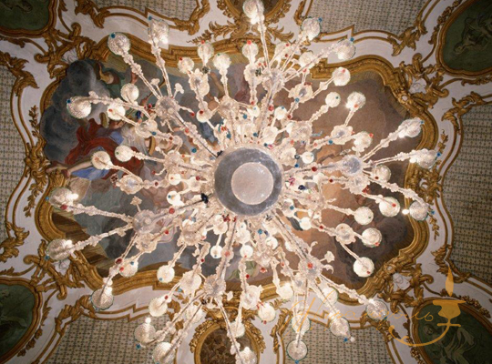 Старинная люстра из Муранского стекла